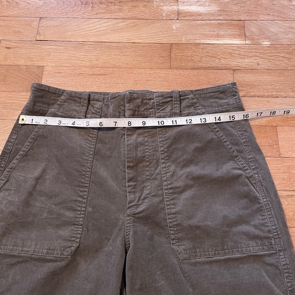 Banana Republic Wide Barrel Leg Cropped Olive Green Corduroy Pants Womens 8 - Picture 5 of 7